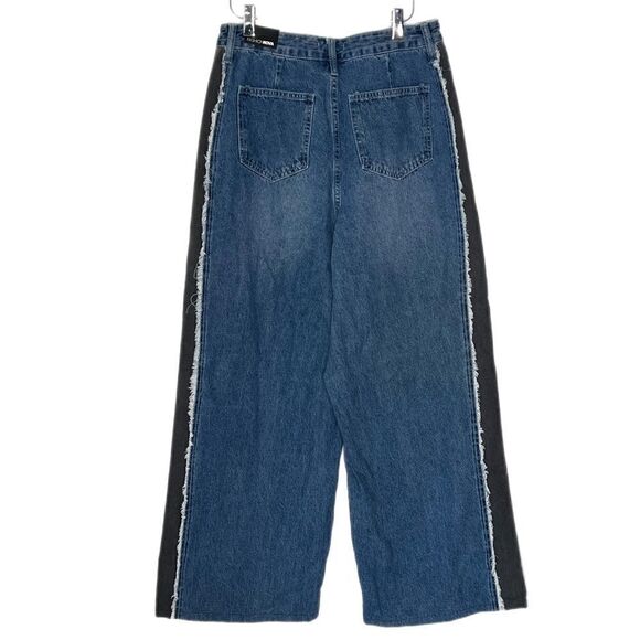 Fashion Nova Back On Top Contrast Wide Flare Leg Jeans - Picture 5 of 10